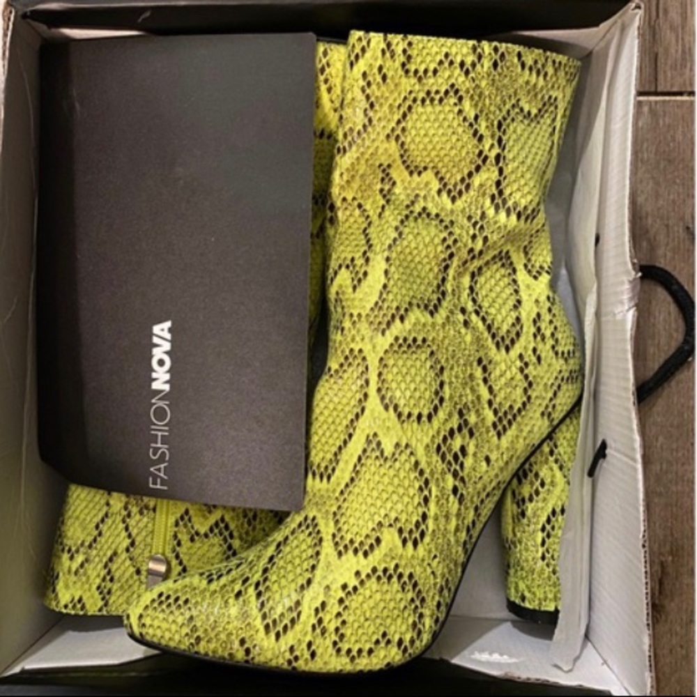 Ankle boots - Picture 2 of 2